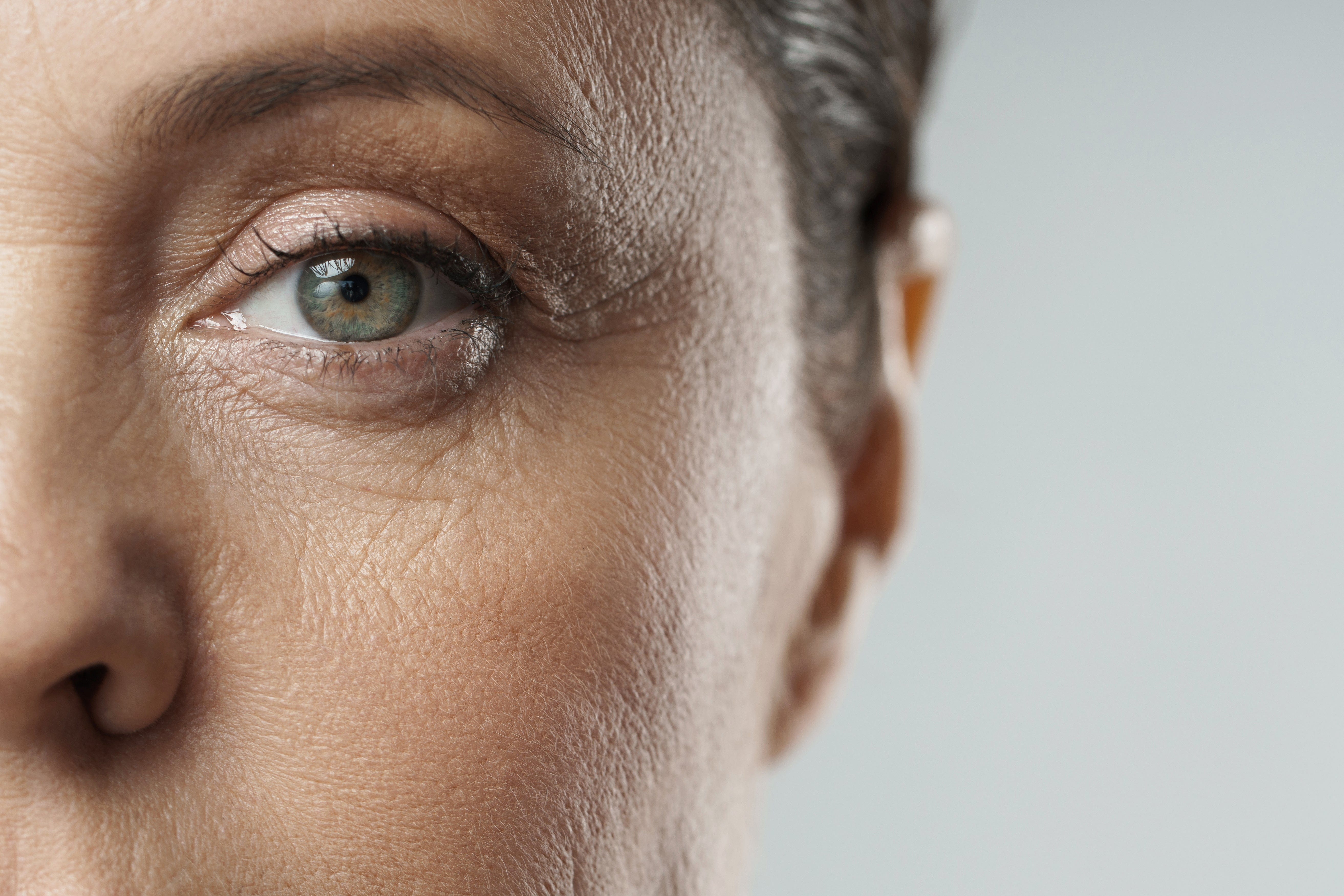 How to Choose an LED Device for Perimenopause Skin