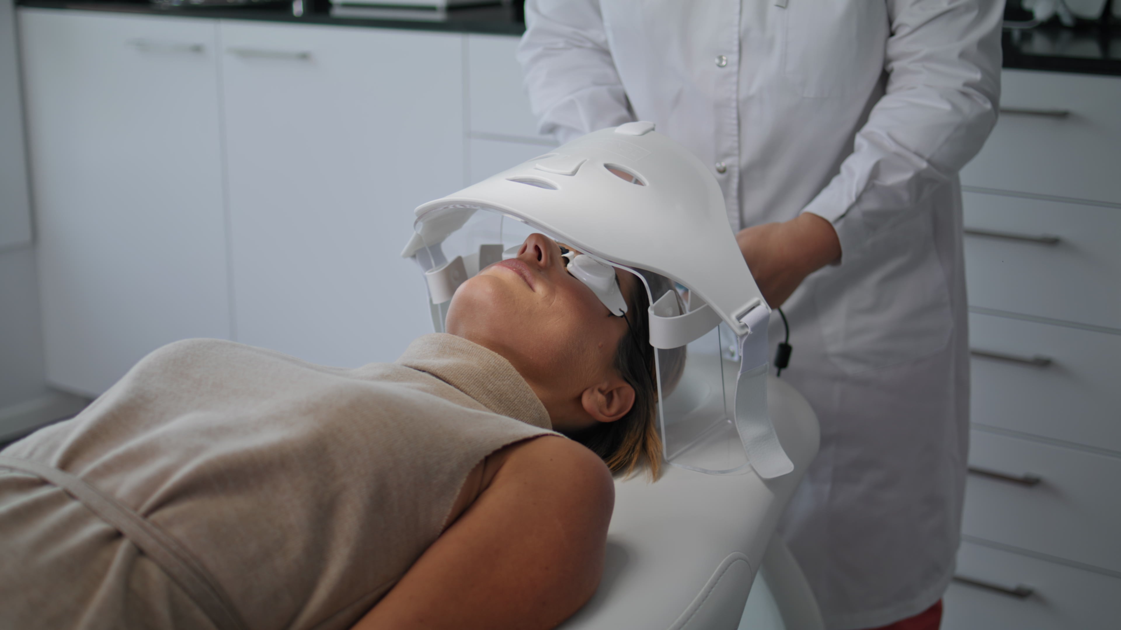 LED light therapy at home worth it